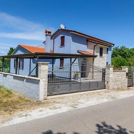 3 Bedroom Beautiful In Holiday home
