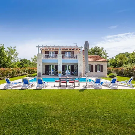 3 Bedroom Beautiful In Holiday home Sosici