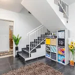 펜션 3 Bedroom Beautiful In