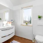 3 Bedroom Beautiful In 펜션
