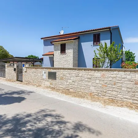 펜션 3 Bedroom Beautiful In