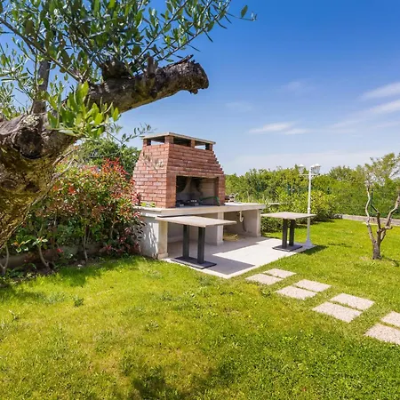 펜션 3 Bedroom Beautiful In *