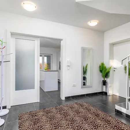 Vakantiehuis Luxurious In *