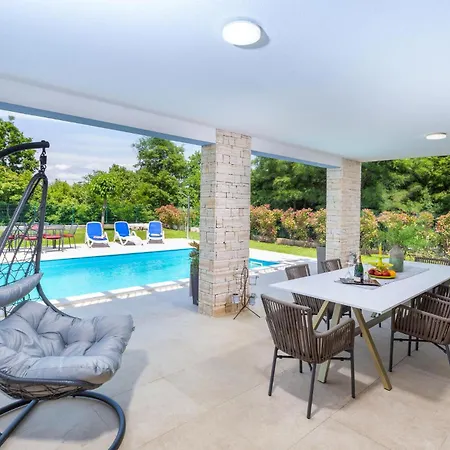Vakantiehuis Luxurious In Sosici