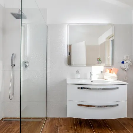 Luxurious In