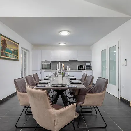 Дом отдыха 3 Bedroom Beautiful In Sosici